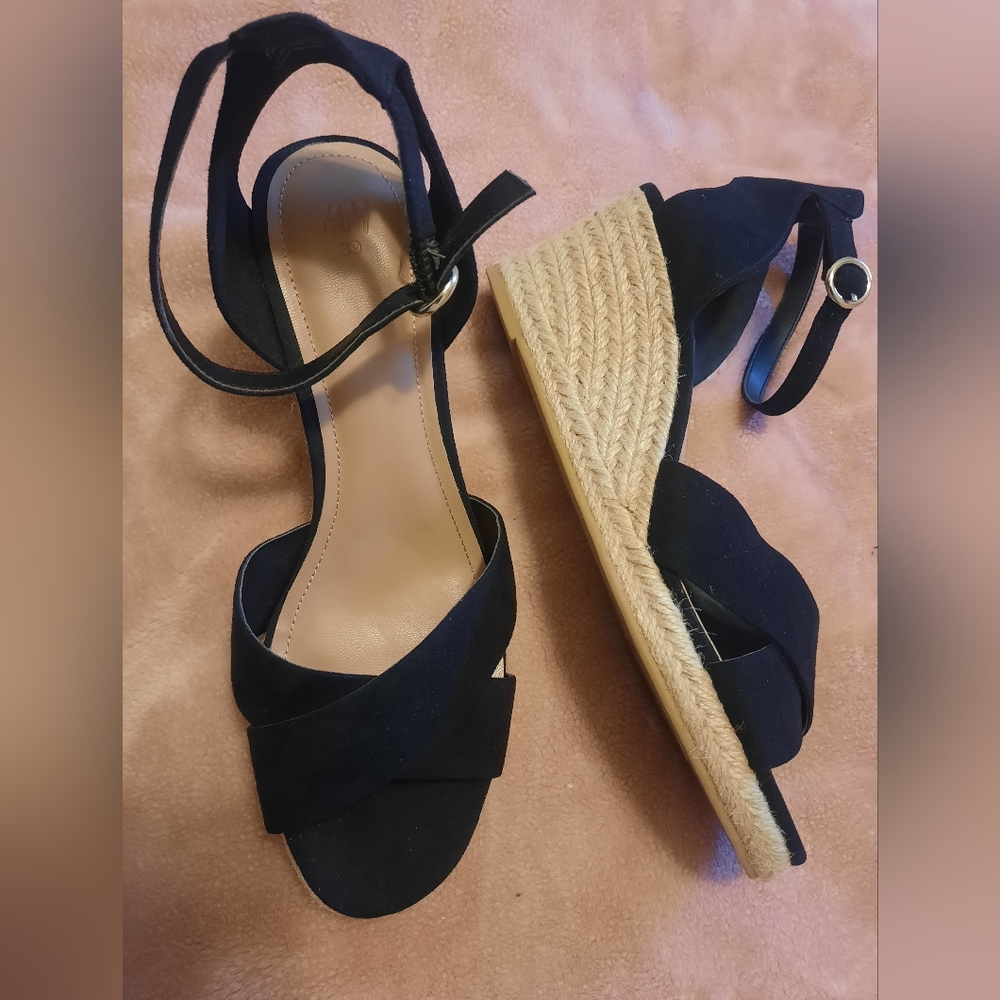 NWOT H&M wedge espadrilles